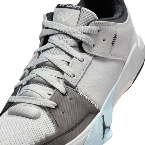 NIKE - 新品 NIKE ジョーダンワンテイク4PF バッシュ グレー 蛍光色 28.5の通販 by きんちゃん's shop｜ナイキならラクマ
