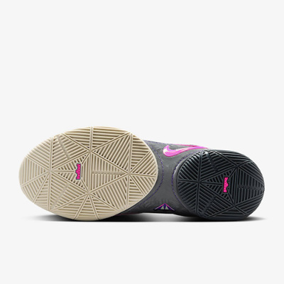 ナイキ レブロン22 EP【FZ1095-001】BLACK/LASER FUCHSIA-DARK