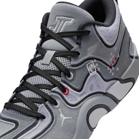 ジョーダン テイタム 3 PF【HV5911-002】Particle Gray/Platinum Tint/Dark Smoke  Gray/Smoke Gray/Gray Fog/University Red│バスケ用品専門店 BB KONG オンラインストア