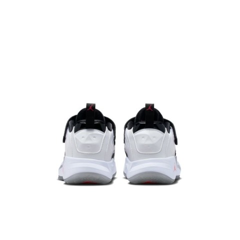 ジョーダン ルカ4 PS【HJ5226-101】White/Black/Wolf Grey