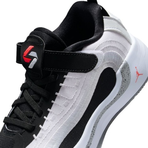 ジョーダン ルカ4 PS【HJ5226-101】White/Black/Wolf Grey