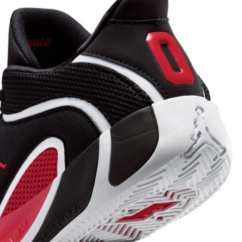 ジョーダン テイタム 4 GS【HQ4611-001】BLACK/UNIVERSITY RED-WHITE