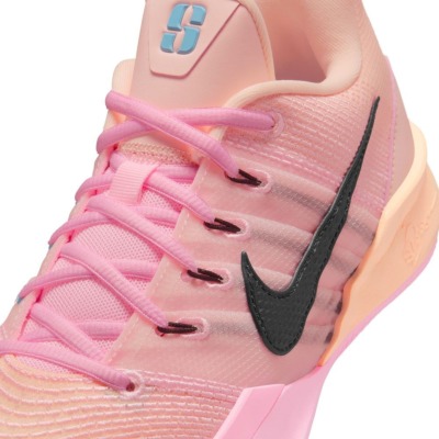 ナイキ SABRINA 3 EP【HF2882-800】CRIMSON TINT/BLACK-ARCTIC PUNCH